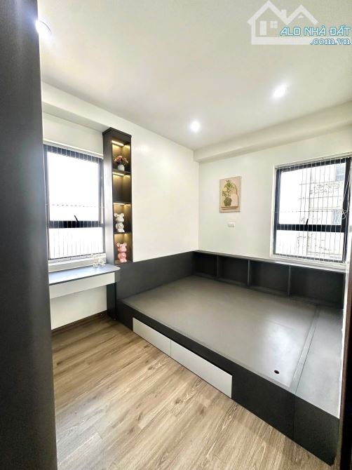 CHUNG CƯ LINH ĐÀM-SỔ ĐỎ-LÔ GÓC-3 PHÒNG NGỦ ĐỀU CÓ CỬA SỔ SÁNG THOÁNG-VIEW NHÌN RA HỒ MÁT