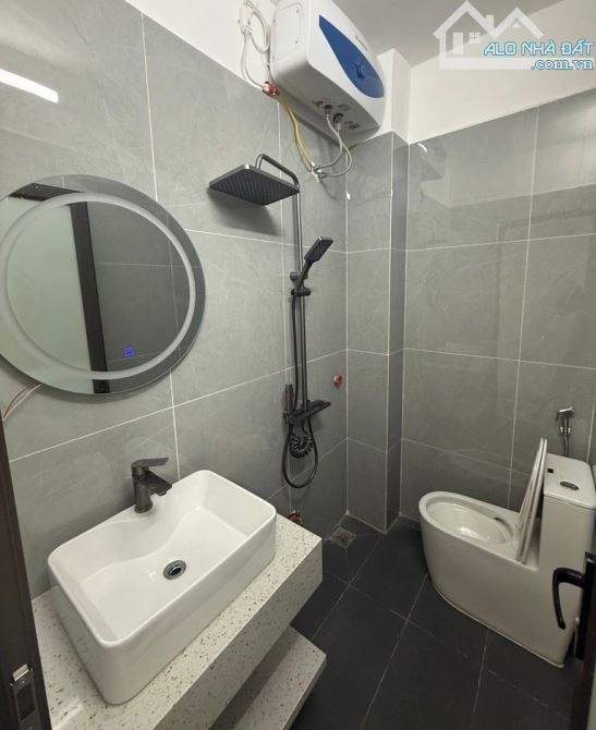 Bán nhà Vĩnh Hưng, nhà mới đón tết, 5 tầng đủ công năng, sát phố oto đỗ cổng, 36m2 7.7 tỷ