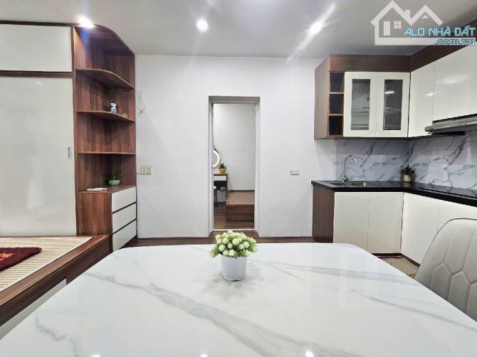 Bán nhà tập thể tầng 3 phố 8-3 trung tâm quận Hai Bà Trưng,sử dụng 50m 2 ngủ TT Hai bà