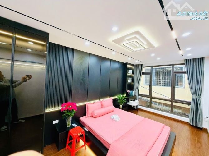 NHÀ ĐẸP XÂY MỚI NGÕ QUỲNH – GIÁ HƠN 8 TY.33m2,5 tầng trước nhà ngõ gần 3m thoáng sáng