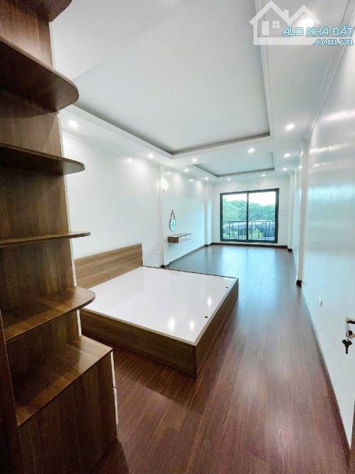 Nhà mới Tân Mai, Hoàng Mai, gần phố, 6 tầng, thang máy. DT: 42m2, gi.á: 12,75 tỷ.