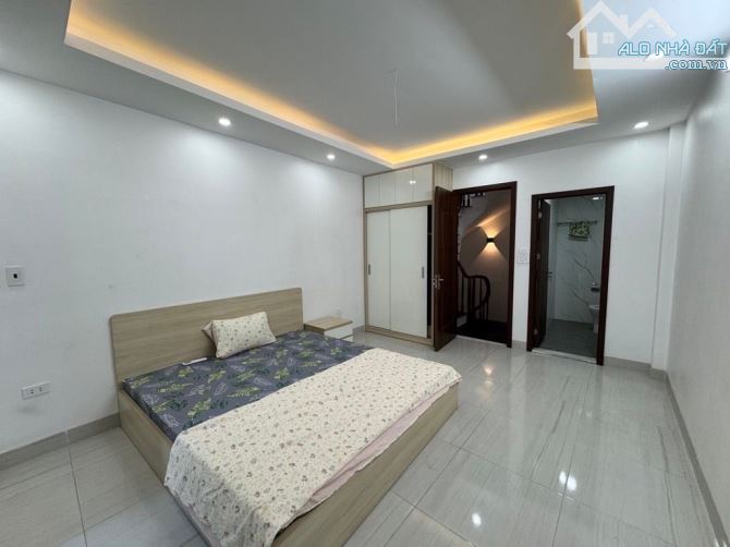 BÁN NHÀ PHƯỜNG YÊN SỞ 5 TẦNG NGAY KHU GAMURA GIÁ CHỈ 6,3 TỶ CỰC HIẾM , NGÕ THÔNG