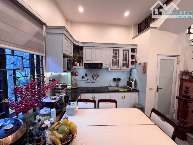 GẤP bán nhà Vĩnh Tuy Hai Bà Trưng - 37m2 - 5 tầng - ô tô đỗ cửa - 15 phút lên Hồ Gươm