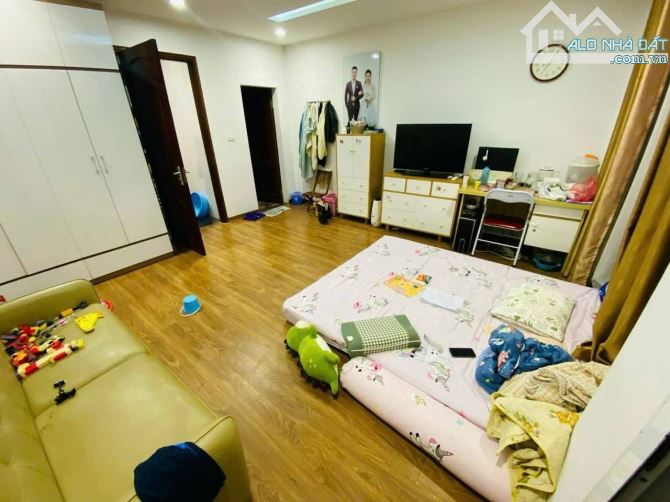 GIA ĐÌNH CẦN BÁN GẤP NHÀ PHỐ NGỌC HÀ BA ĐÌNH 45M 7 TẦNG THANG MÁY HƠN 14 TỶ TL MẠNH