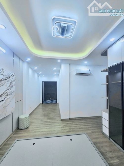 HỒ ĐẮC DI – cách hồ 30m – 7 tầng thang máy – sống giữa không gian xanh – 11,9 tỷ