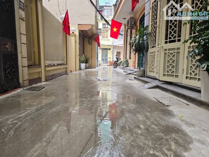 Bán nhà 4 tầng Phố Kim Mã - Giang Văn Minh. DT 120m2 x MT 6M. Giá 24.8 tỷ