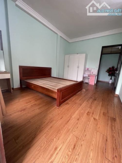 5.34 TỶ – LĨNH NAM – NHÀ 26M² – 3 NGỦ – TRƯỚC NHÀ RỘNG HIẾM CÓ