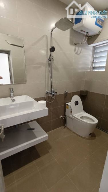 7,2TỶ CHTT TẦNG 1 KHU NAM ĐỒNG HỒ ĐẮC DI DTSD: 150m² 3NGỦ 3WC KHÁCH BẾP RIÊNG ÔTÔ VÀO NHÀ