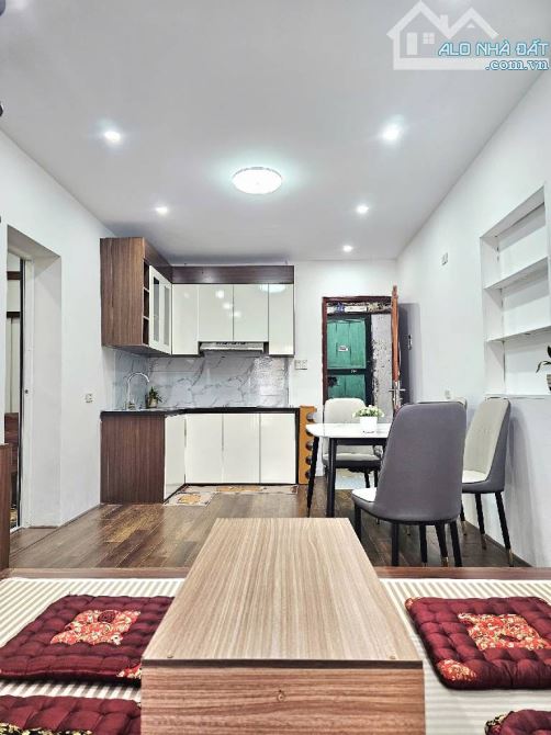 Bán nhà tập thể tầng 3 phố 8-3 trung tâm quận Hai Bà Trưng,sử dụng 50m 2 ngủ TT Hai bà