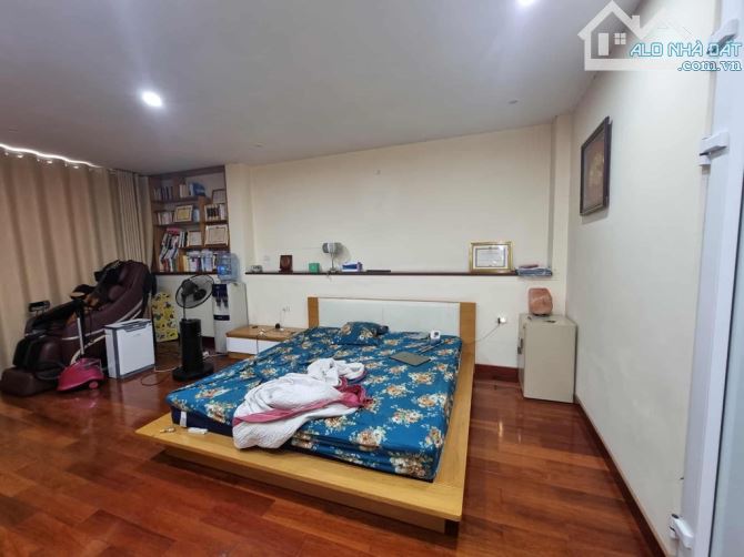 CẦU_GIẤY 88M, PHÂN LÔ QUÂN ĐỘI, 7 CHỖ ĐỖ CỬA, VÀI BƯỚC RA Ô TÔ TRÁNH, GẦN PHỐ 21 TỶ