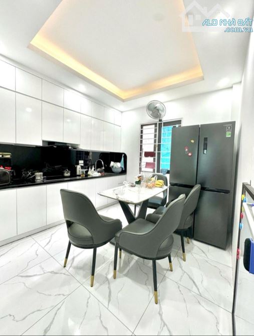 NHÀ ĐẸP LÔ GÓC NGÕ 120 DƯƠNG VĂN BÉ 30M2 X 5 TẦNG CÓ THANG MÁY SÁT Ô TÔ