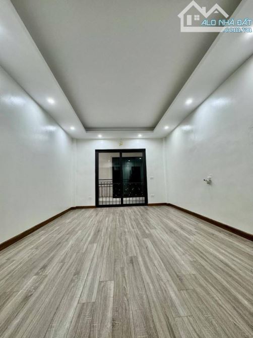 Bán nhà phố Nguyễn Văn Viên, Hai Bà Trưng: dt 30m, mt 3.7m, 5 tầng, giá 7.7 tỷ, có tl