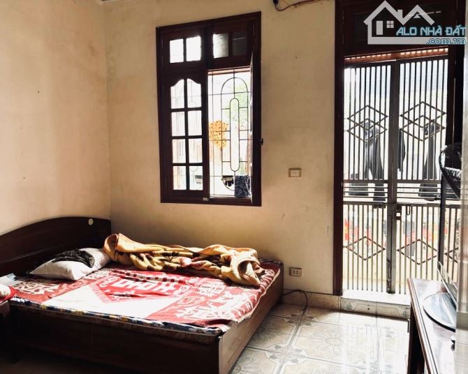 F361 An Dương, trung tâm quân Tây Hồ, khu vực đang rất phát triển, trước nhà oto tránh.