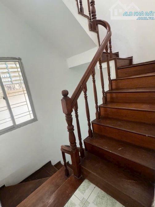 Bán gấp nhà Phân Lô chùa Bộc . Nhà 4 tầng . Oto đỗ cửa