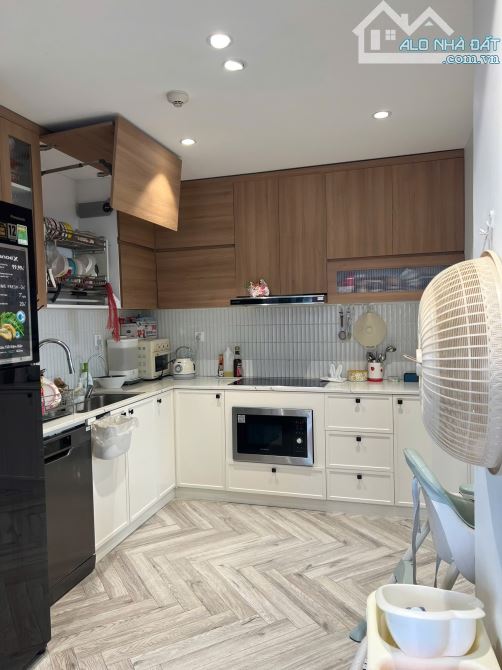 Bán căn hộ cao cấp 181 Trần Quốc Vượng, view xanh mát, 3 ngủ, 140m giá nhỉnh 13 tỷ