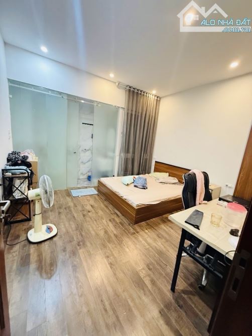 BÁN NHÀ PHÂN LÔ LẠC TRUNG - VỈA HÈ KINH DOANH - Ô TÔ TRÁNH - DT 68M. GIÁ BÁN 25.65 TỶ