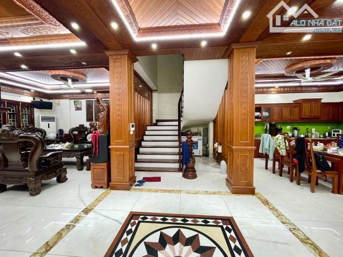 BÁN BIỆT THỰ KĐT TÂY NAM LINH ĐÀM - HOÀNG MAI - VỈA HÈ - GARA - 200M X 3.5 TẦNG - MT 10M