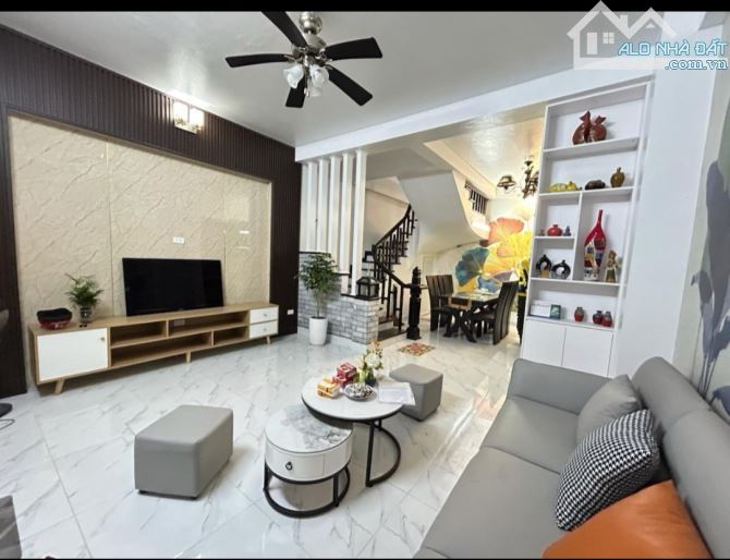 NHÀ ĐẸP LÔ GÓC NGÕ 120 DƯƠNG VĂN BÉ 30M2 X 5 TẦNG CÓ THANG MÁY SÁT Ô TÔ