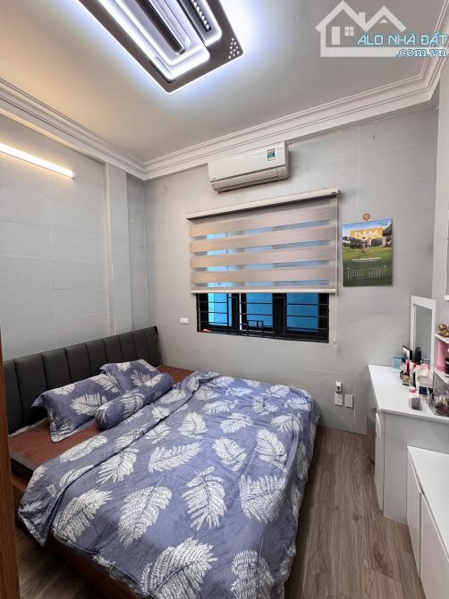 GẤP bán nhà Vĩnh Tuy Hai Bà Trưng - 37m2 - 5 tầng - ô tô đỗ cửa - 15 phút lên Hồ Gươm