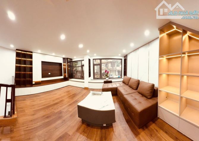 1 SIÊU PHẨM NHÀ NGỌC HỒI TRẦN THỦ ĐỘ, PHÂN LÔ Ô TÔ ĐỖ CỬA. KD.VP. 30M2. 5T.MT.5M11,7đ