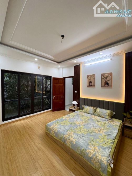 HOT NHẤT TAM TRINH! LÔ GÓC ĐỈNH CAO - MẶT TIỀN 8.2M - 5 TẦNG MỚI - CHỈ 6.6 TỶ