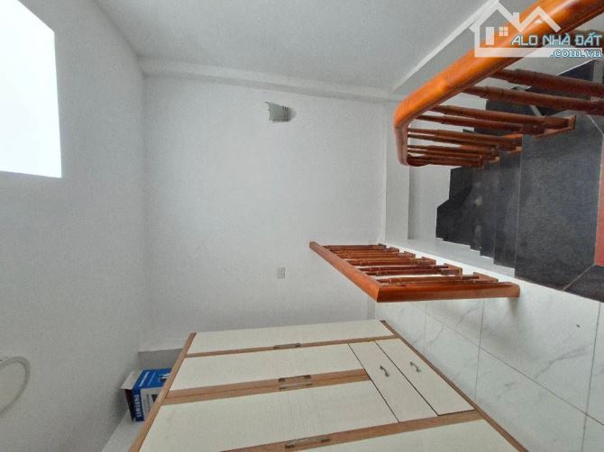 Bán nhà Tam Trinh, dân xây chắc chắn, ngõ rộng 3 gác tránh đỗ cửa, dt 35m2x 5 tầng, 7.1 tỷ