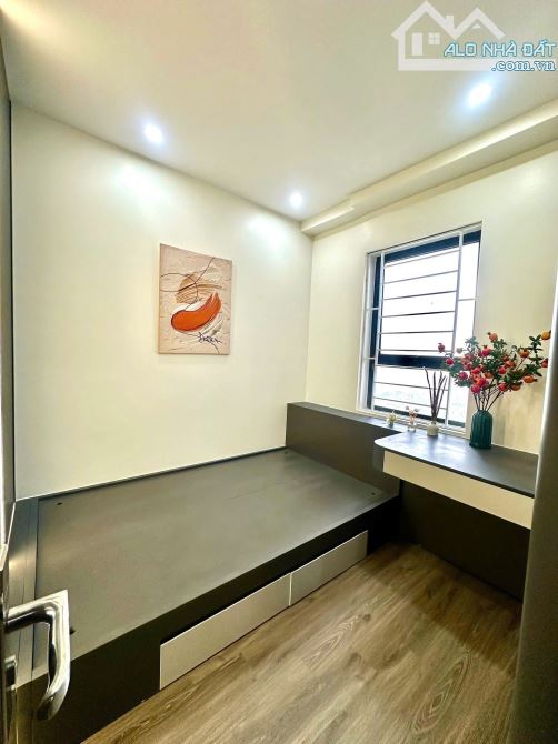 CHUNG CƯ LINH ĐÀM-SỔ ĐỎ-LÔ GÓC-3 PHÒNG NGỦ ĐỀU CÓ CỬA SỔ SÁNG THOÁNG-VIEW NHÌN RA HỒ MÁT