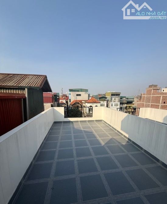 Bán nhà Vĩnh Hưng, nhà mới đón tết, 5 tầng đủ công năng, sát phố oto đỗ cổng, 36m2 7.7 tỷ