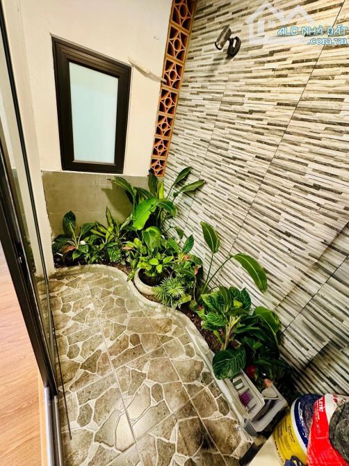 Bán Căn Chung Cư Mi Ni Đường Láng, Đống Đa 70m, tầng 1, giá 3.25 tỷ.