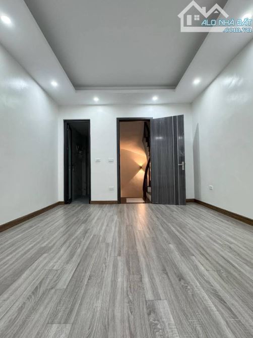 Bán nhà phố Nguyễn Văn Viên, Hai Bà Trưng: dt 30m, mt 3.7m, 5 tầng, giá 7.7 tỷ, có tl