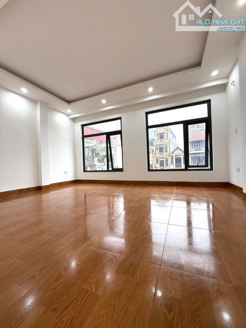 1 SIÊU PHẨM NHÀ NGỌC HỒI TRẦN THỦ ĐỘ, PHÂN LÔ Ô TÔ ĐỖ CỬA. KD.VP. 30M2. 5T.MT.5M11,7đ