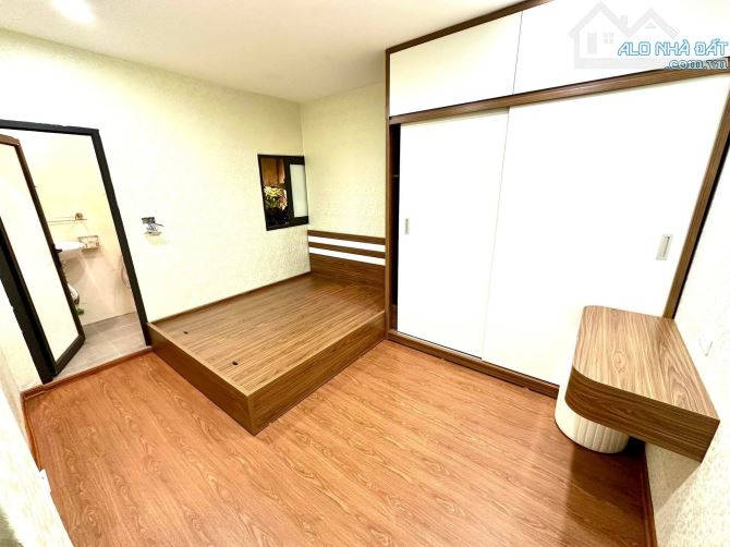 Bán Căn Chung Cư Mi Ni Đường Láng, Đống Đa 70m, tầng 1, giá 3.25 tỷ.