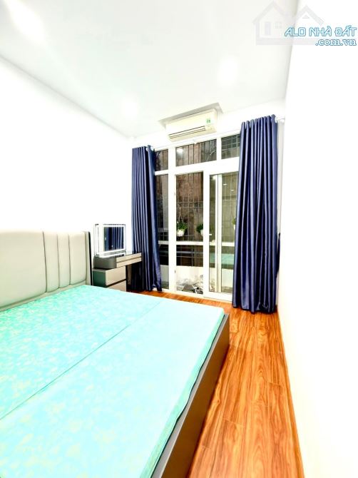 Nhà Đẹp Gần Ô TÔ, Hồng Hà, Hoàn Kiếm 40m, 4 tầng, mt 4.7m, giá 12.4 tỷ.