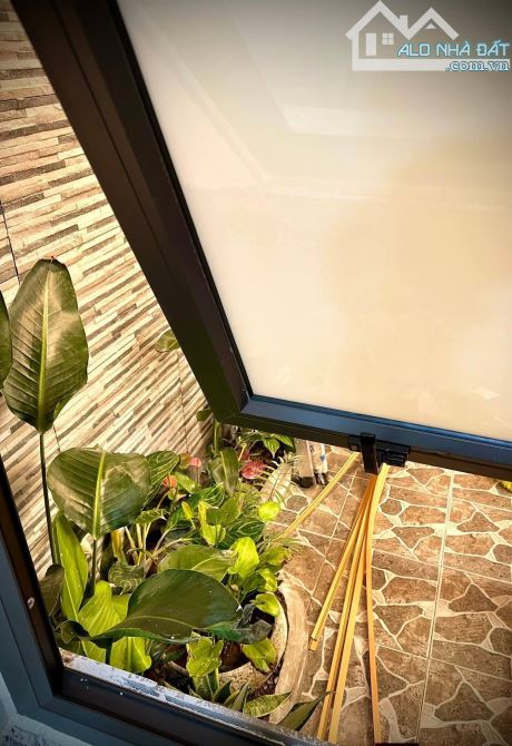 Bán Căn Chung Cư Mi Ni Đường Láng, Đống Đa 70m, tầng 1, giá 3.25 tỷ.