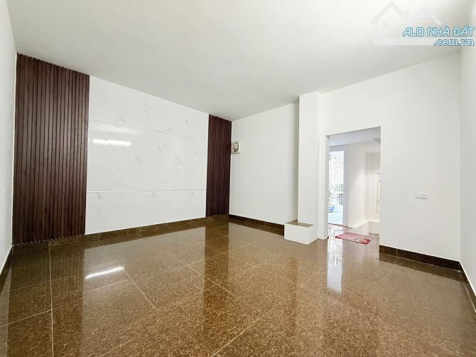 Nhà Đẹp Gần Ô TÔ, Hồng Hà, Hoàn Kiếm 40m, 4 tầng, mt 4.7m, giá 12.4 tỷ.