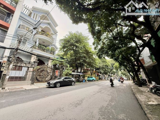 KHÁCH SẠN CAO CẤP - K300 HOÀNG HOA THÁM, TB 146m² ĐƯỜNG ÔTÔ TRÁNH HẦM + 7 TẦNG 38 PHÒNG FU