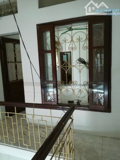 Mặt phố La Thành - kinh doanh siêu đỉnh - ô tô tránh, bán đất tặng nhà