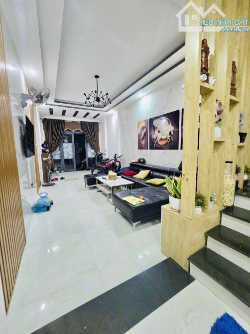 BÁN NHÀ LÊ THANH NGHỊ 35M2 - 5 TẦNG - 3 NGỦ - 10M RA PHỐ - ĐỂ Ở HAY ĐẦU TƯ GIỮ TIỀN TỐT