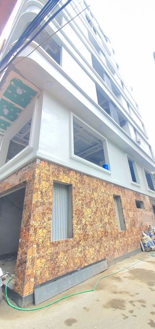 SIÊU PHẨM NGUYỄN TRÃI 8 TẦNG Ô TÔ TRÁNH 3 THOÁNG 57m RỘNG 13.5m GIA 32Ty5