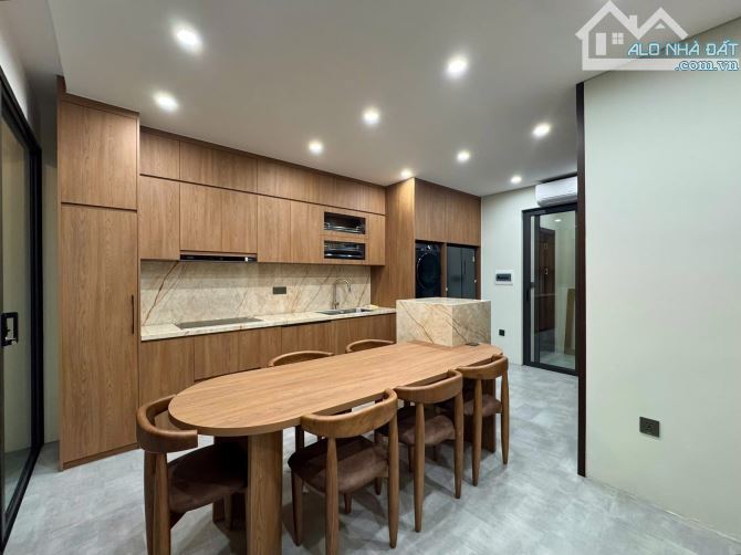 Bán nhà,Cầu Giấy,cách mặt phố 30m,kinh doanh,ngõ thông,bagac đỗ cửa. 46m2 5 tầng giá 10 tỷ