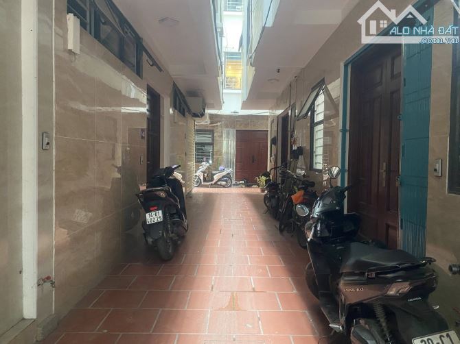 Bán Nhà Dân Xây Hoàng Hoa Thám, Hiếm Nhà Bán, Giá Tốt Trong Khu Vực, 30m2, 5T, 7,7 Tỷ