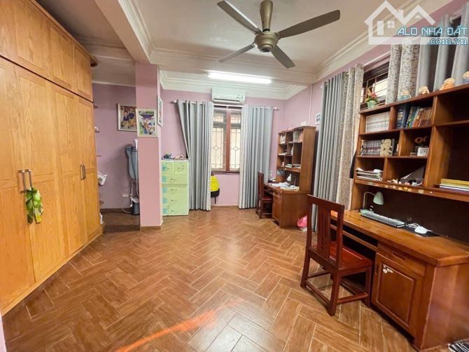 PHÂN LÔ NGÕ 213TRẦN ĐẠI NGHĨA- Ô TÔ ĐỖ CỬA – Ô CHỜ THANG MÁY – 2 THOÁNG TRƯỚC SAU