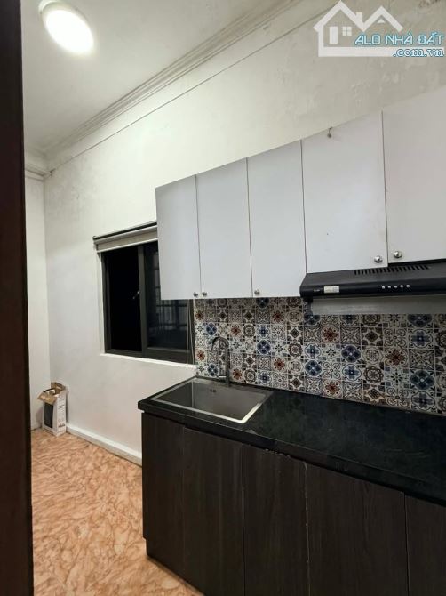 TRUNG TÂM CẦU GIẤY - DÂN XÂY - 65m2 x 5 TẦNG - CHỈ 13 TỶ - VUÔNG VỨC NỞ HẬU - DÒNG TIỀN 6%