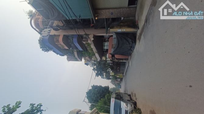 Bán nhà mặt phố Đê Quai mặt đường đại lộ Sông Hồng 135m2 mặt tiền 6m lô góc giá hơn 30 tỷ