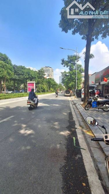 SIÊU HIẾM – MẶT PHỐ LẠC LONG QUÂN – 103M² – CHỈ 10.8 TỶ RẺ HƠN GIÁ ĐỀN BÙ