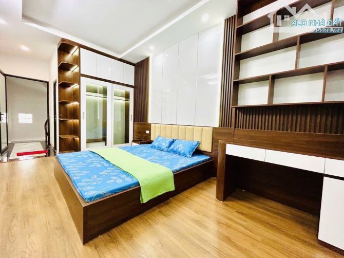 SIÊU PHẨM PHÂN LÔ LẠC LONG QUÂN - MẶT NGÕ THÔNG KINH DOANH 38M- 5TẦNG XÂY MỚI - 9 TỶ GIÁ