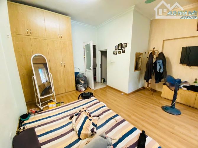 Siêu Phẩm Mặt Ngõ Ô Tô Vào Nhà Lõi Quận HBT Ngõ Hòa Bình 7 44M 12ty 4T MT5m Kinh Doanh Vip