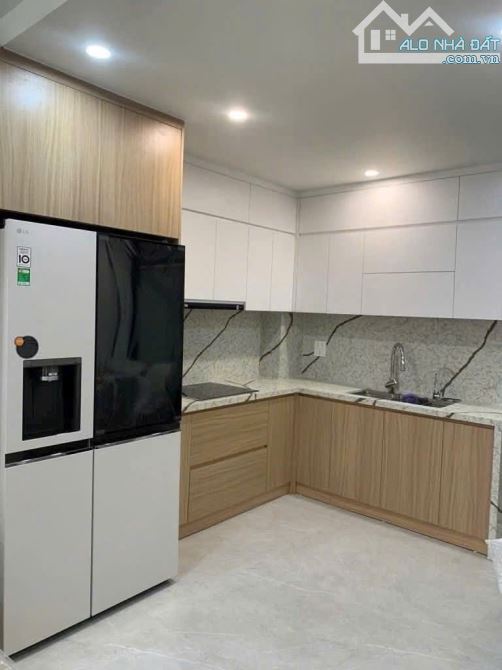 Sống giữa trung tâm mà vẫn có hồ điều hoà – Nhà đẹp Trường Chinh Đại Học Y, giá nhỉnh 7 tỷ