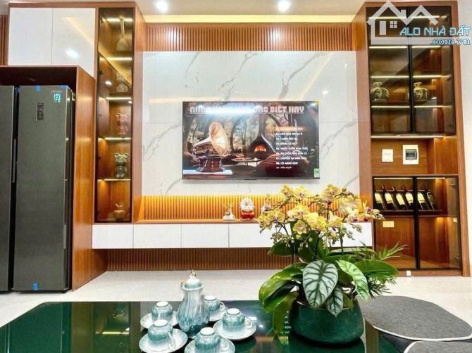 Hàng hiếm lõi Đống Đa – Tôn Thất Tùng nhà gần Đại Học Y, 20m ra ô tô tránh giá nhỉnh 7 tỷ