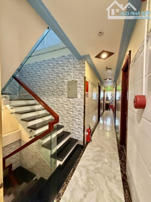 KHÁCH SẠN CAO CẤP - K300 HOÀNG HOA THÁM, TB 146m² ĐƯỜNG ÔTÔ TRÁNH HẦM + 7 TẦNG 38 PHÒNG FU - 1